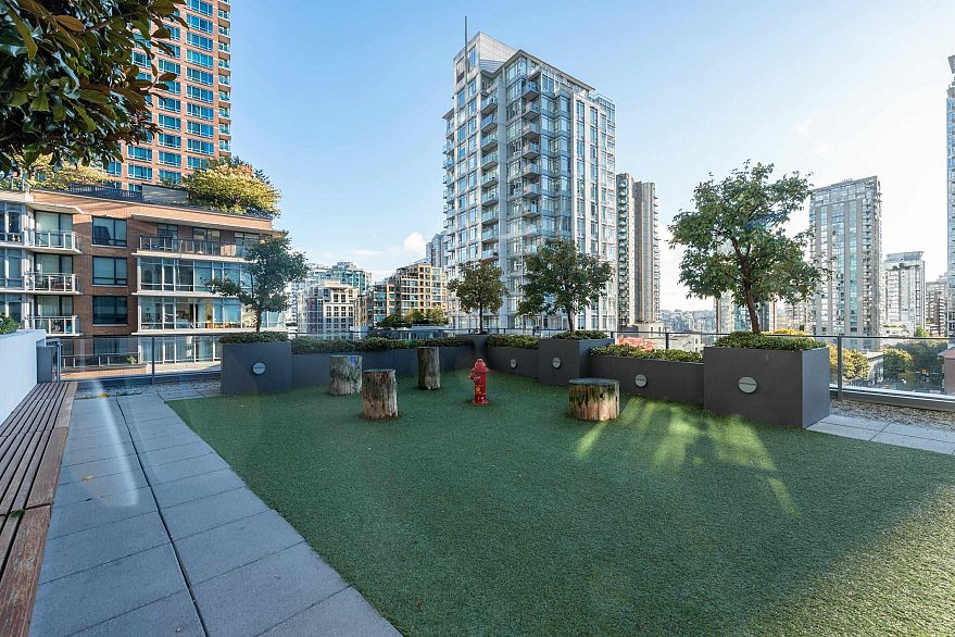 2006 777 Richards Street