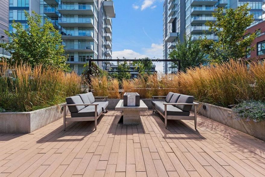 409 3581 E Kent Avenue North