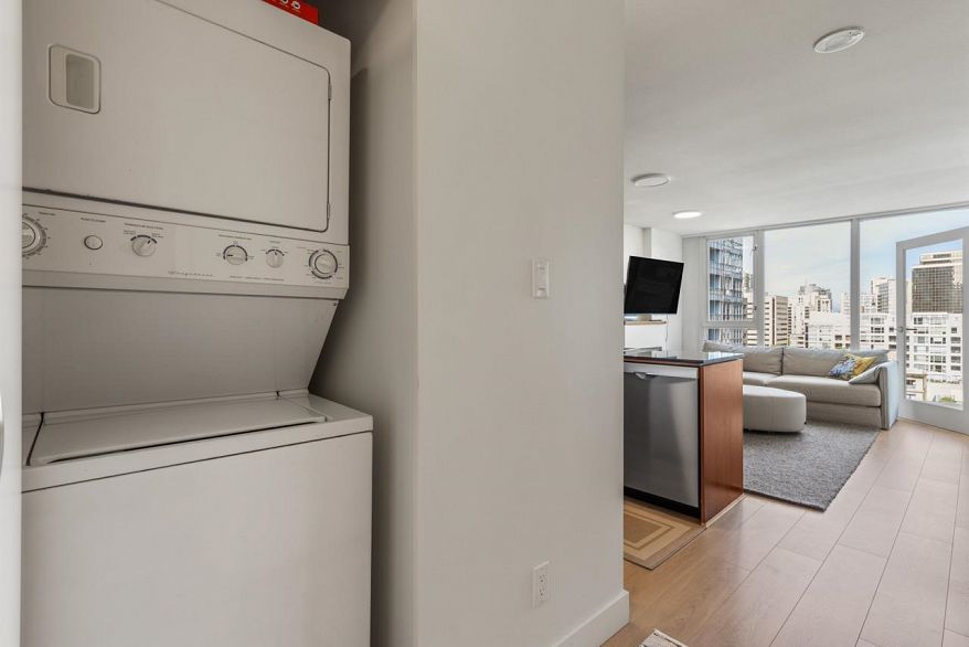 1102 822 Seymour Street