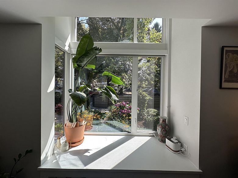 2073 E Pender Street