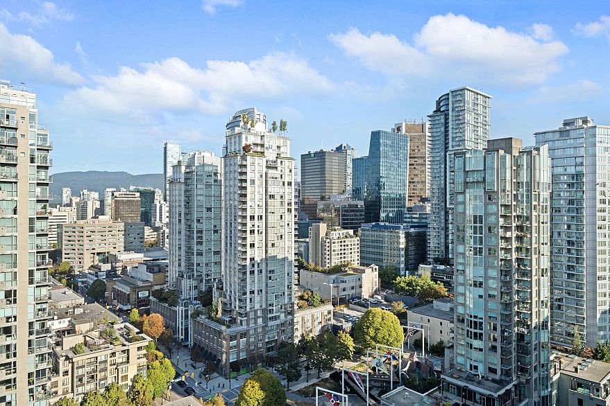 2701 928 Homer Street