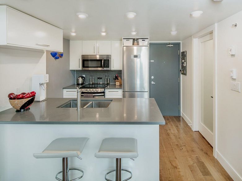 714 22 E Cordova Street