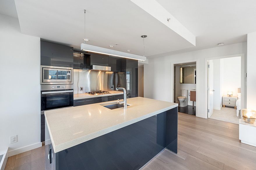 2006 777 Richards Street