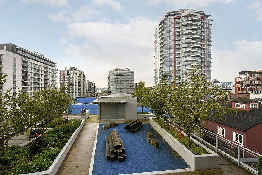 708 1708 Ontario Street