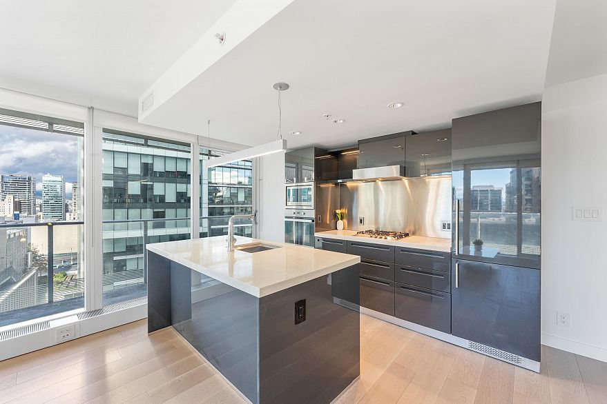 2006 777 Richards Street