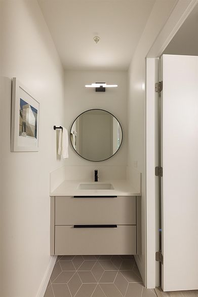 215 322 E 15th Avenue