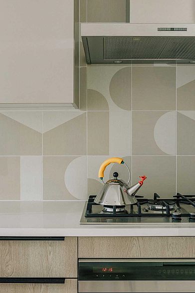 209 322 E 15th Avenue