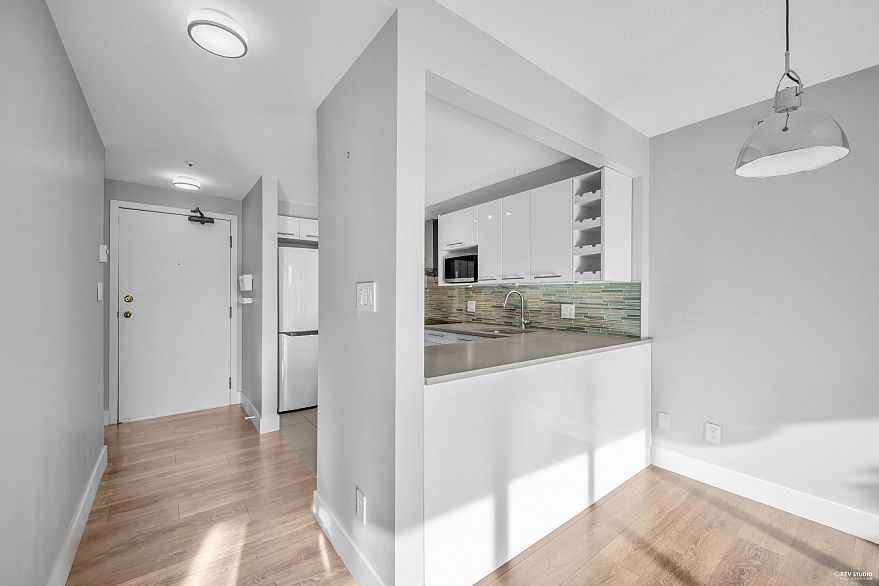 1802 930 Cambie Street