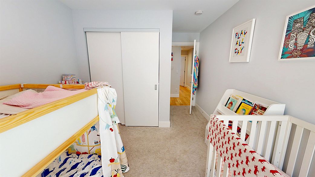 2073 E Pender Street