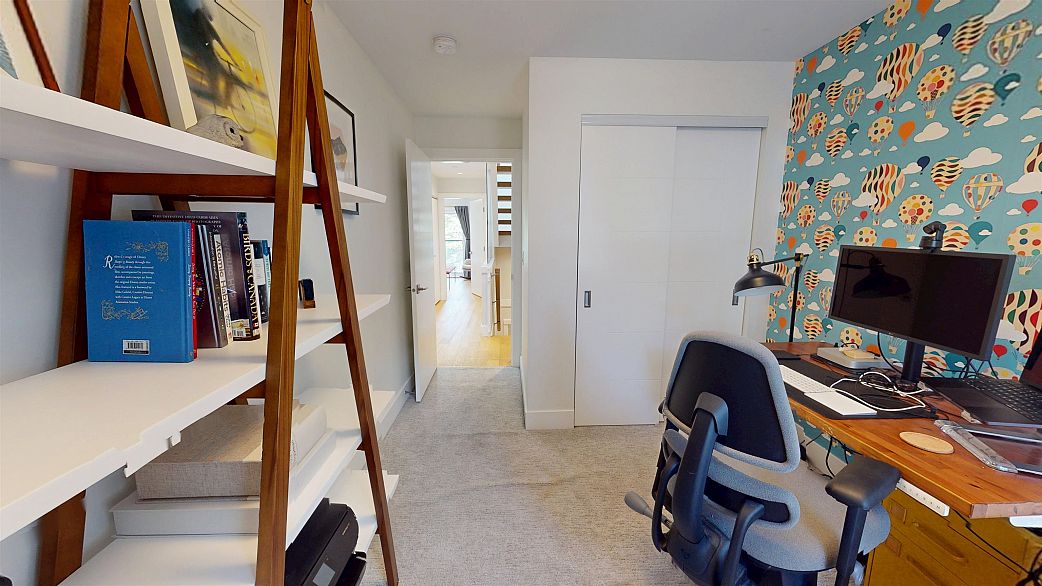 2073 E Pender Street