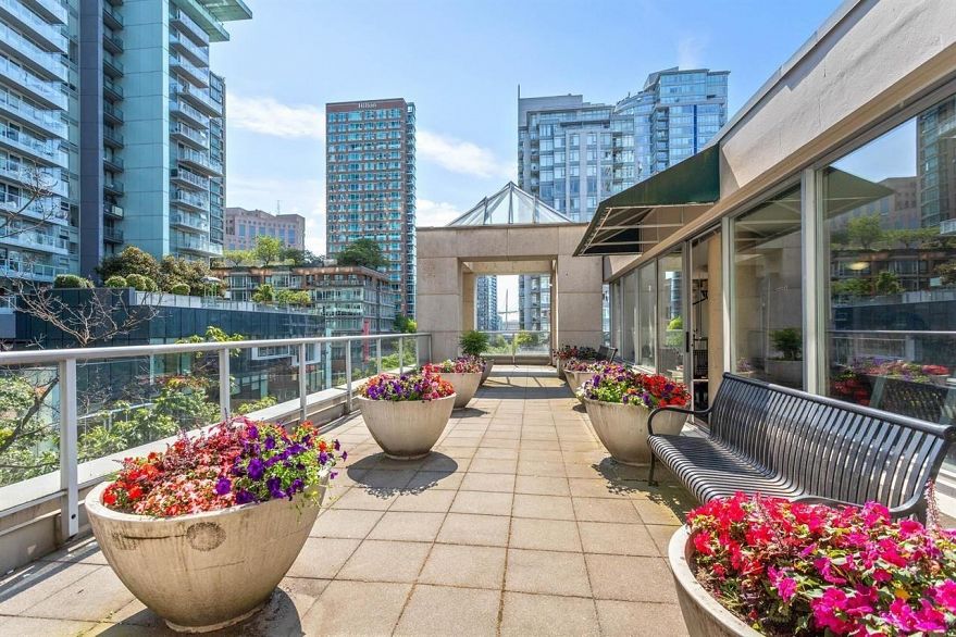 1102 822 Seymour Street