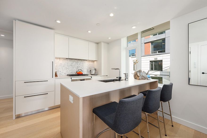 403 1365 Davie Street