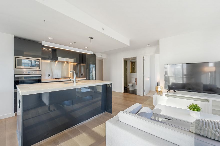 2006 777 Richards Street