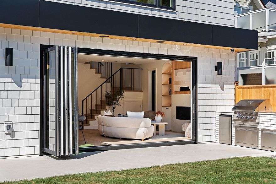 2 2846 W 12th Avenue