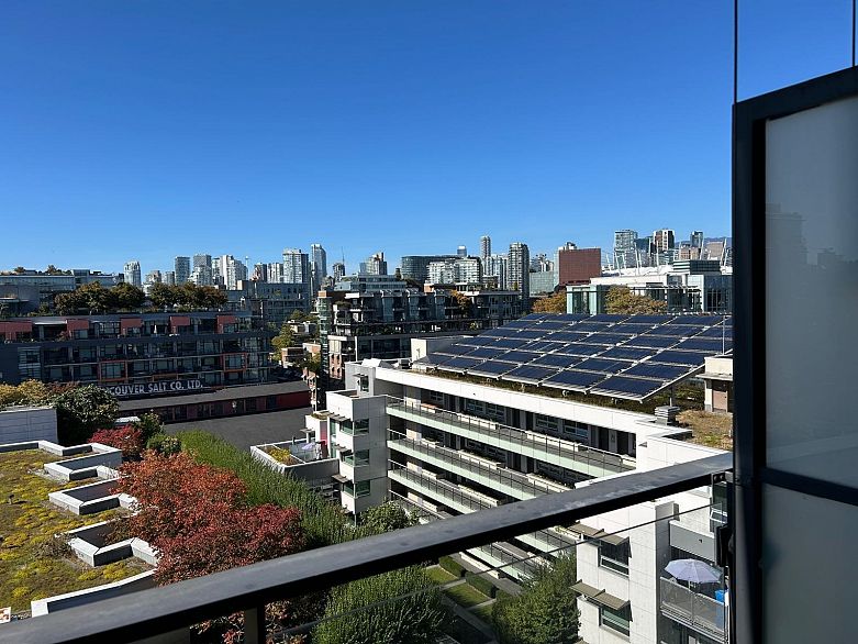 1010 1661 Ontario Street