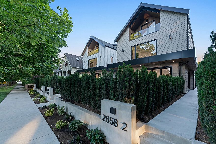 2 2846 W 12th Avenue