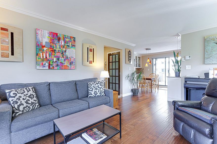 5 890 Broughton Street