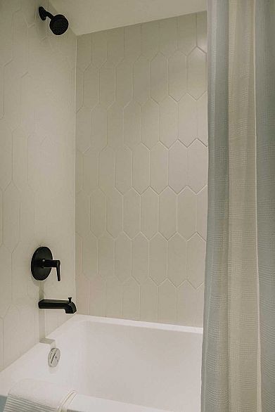 209 322 E 15th Avenue