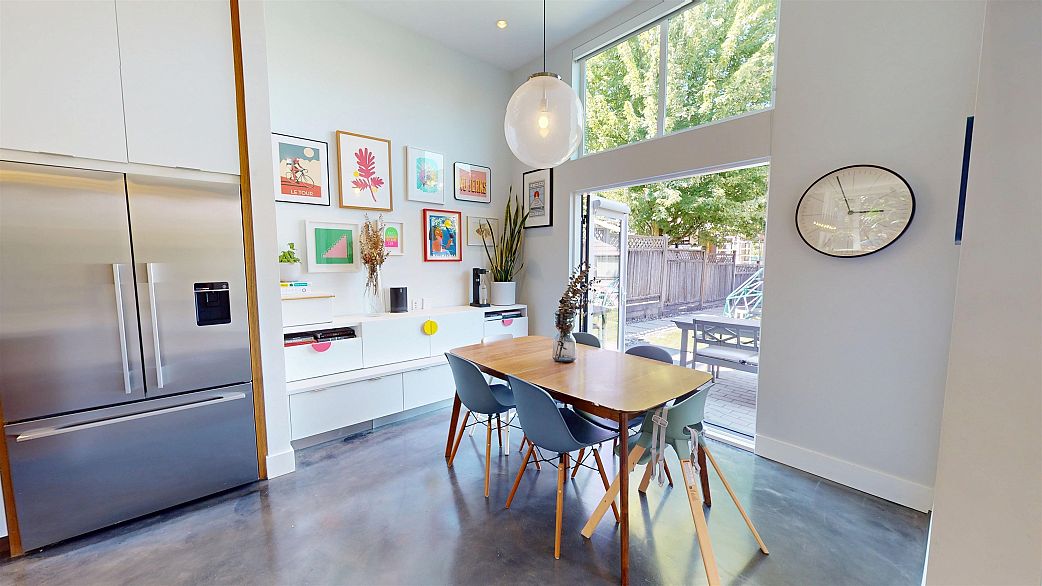 2073 E Pender Street