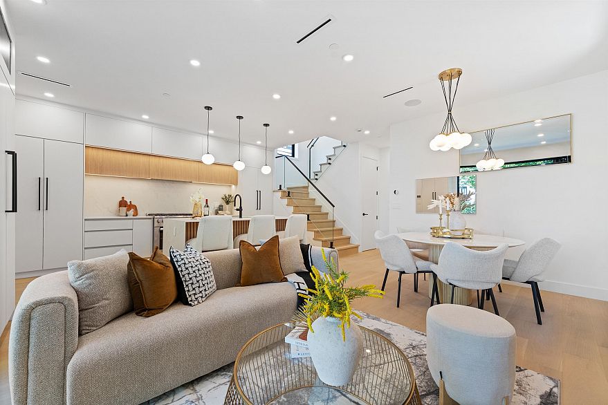 1 2858 W 12th Avenue