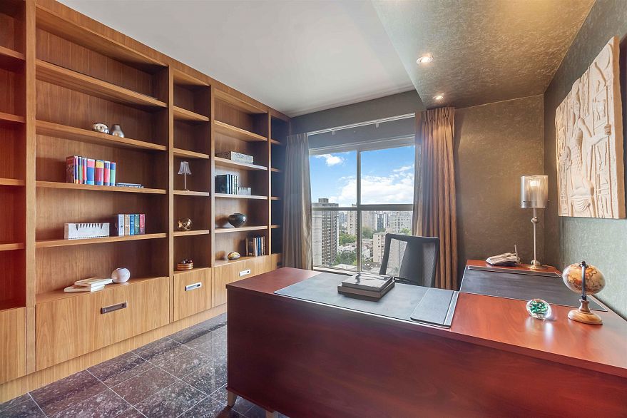 2201 909 Burrard Street