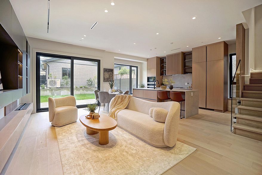 2 3460 W 14th Avenue