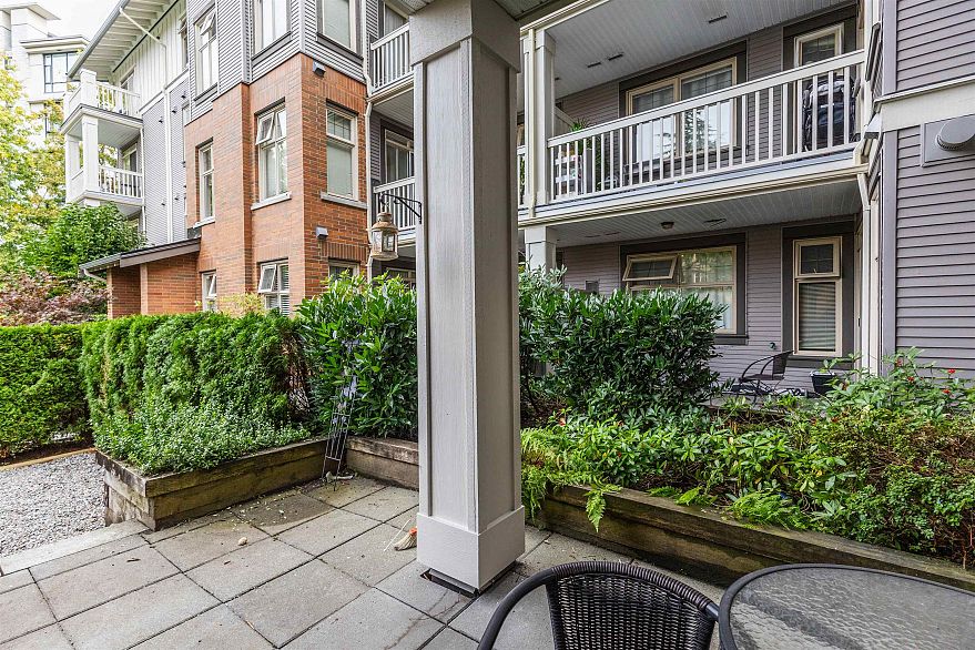 104 4883 Maclure Mews