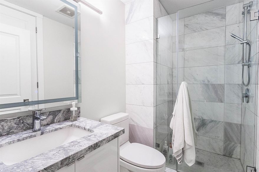 104 4883 Maclure Mews