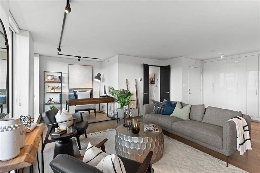 912 189 Keefer Street