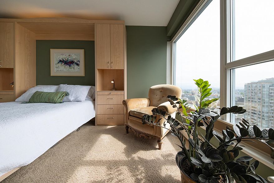 2204 183 Keefer Place