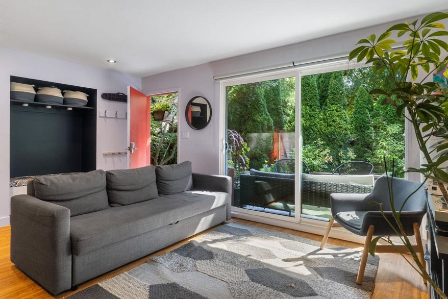 1 2175 Oxford Street