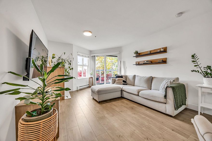 213 3038 E Kent Avenue South