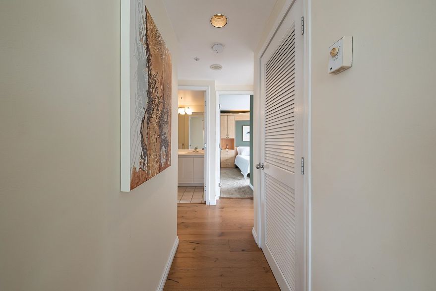 2204 183 Keefer Place