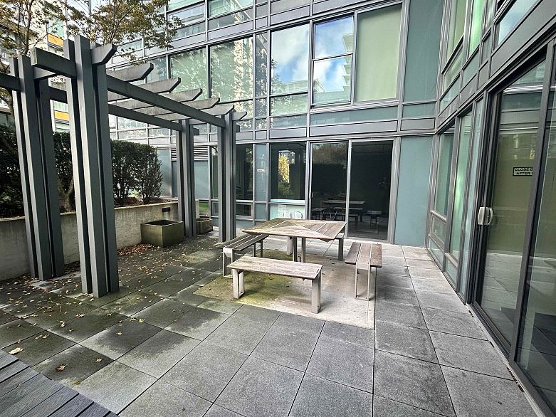 208 1783 Manitoba Street