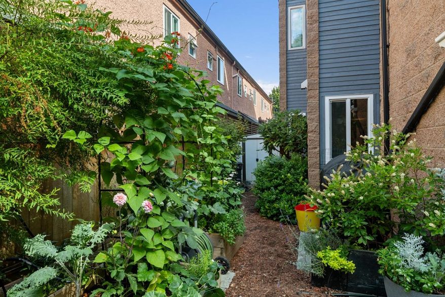 1 2175 Oxford Street