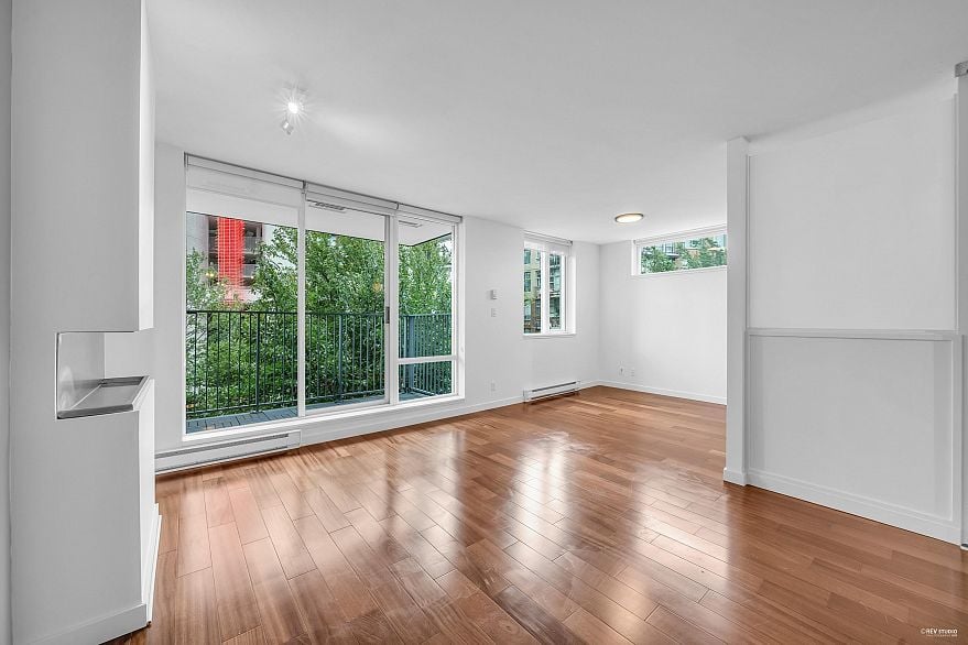 409 328 E 11th Avenue