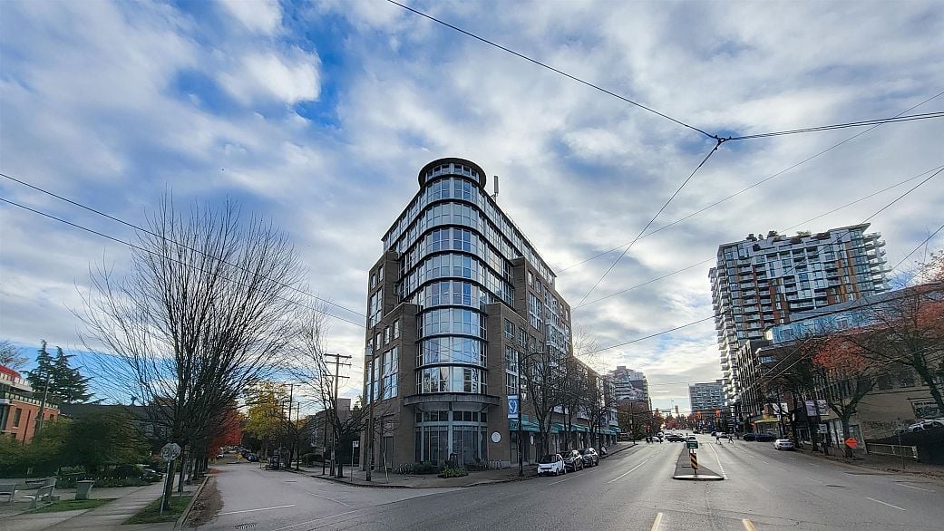 503 288 E 8th Avenue