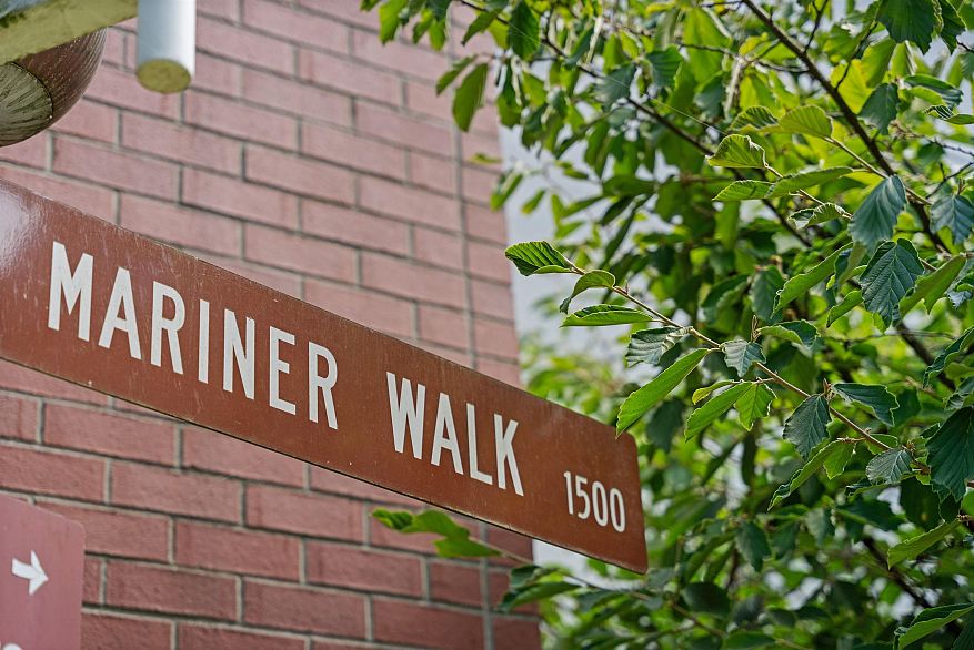 1525 Mariner Walk