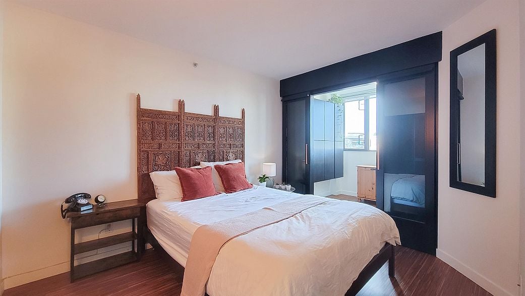 503 288 E 8th Avenue