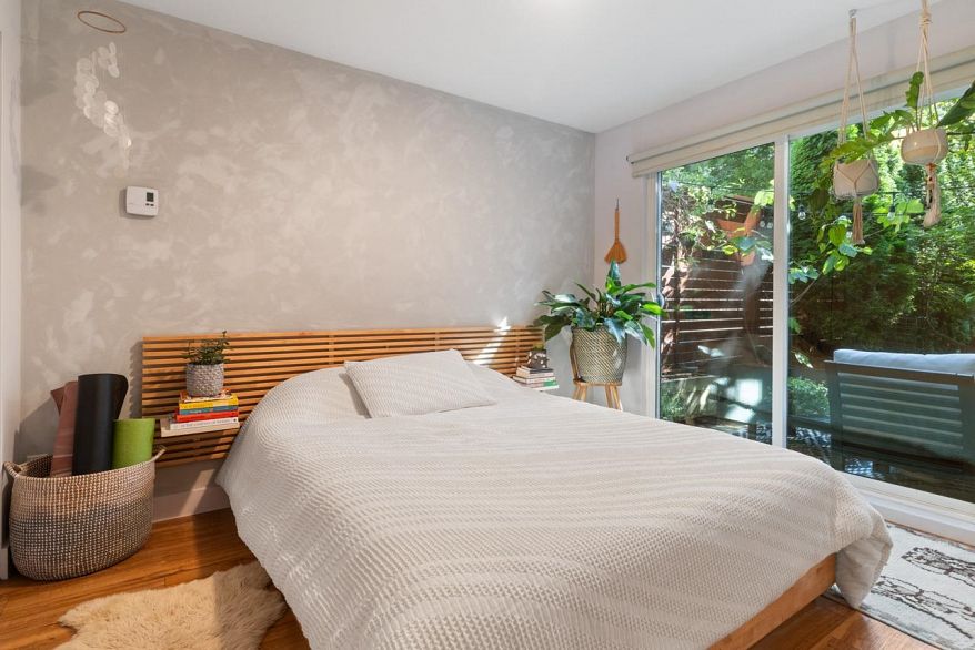 1 2175 Oxford Street