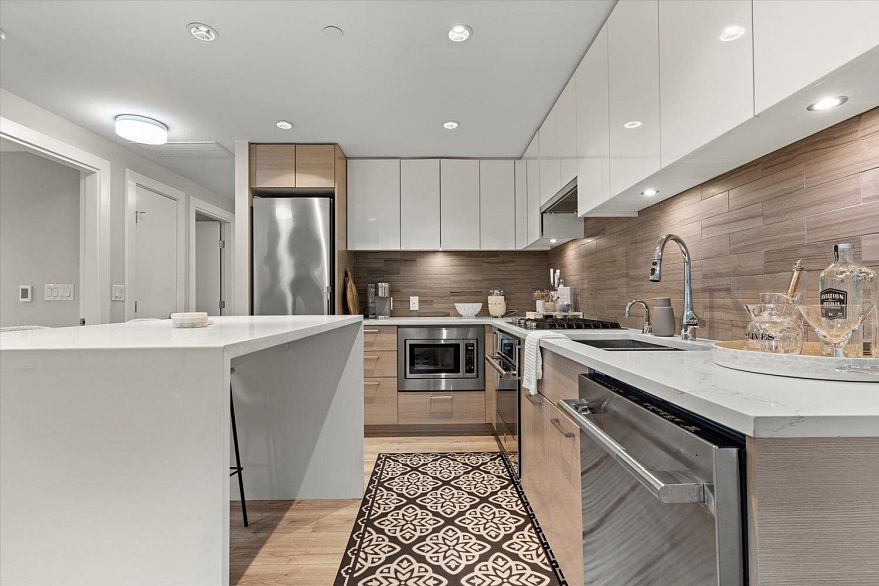 508 8533 River District Crossing