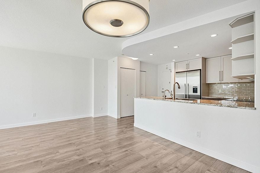 1606 1009 Expo Boulevard