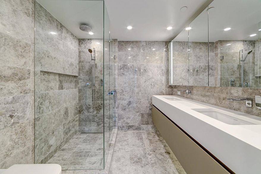 1202 889 Pacific Street