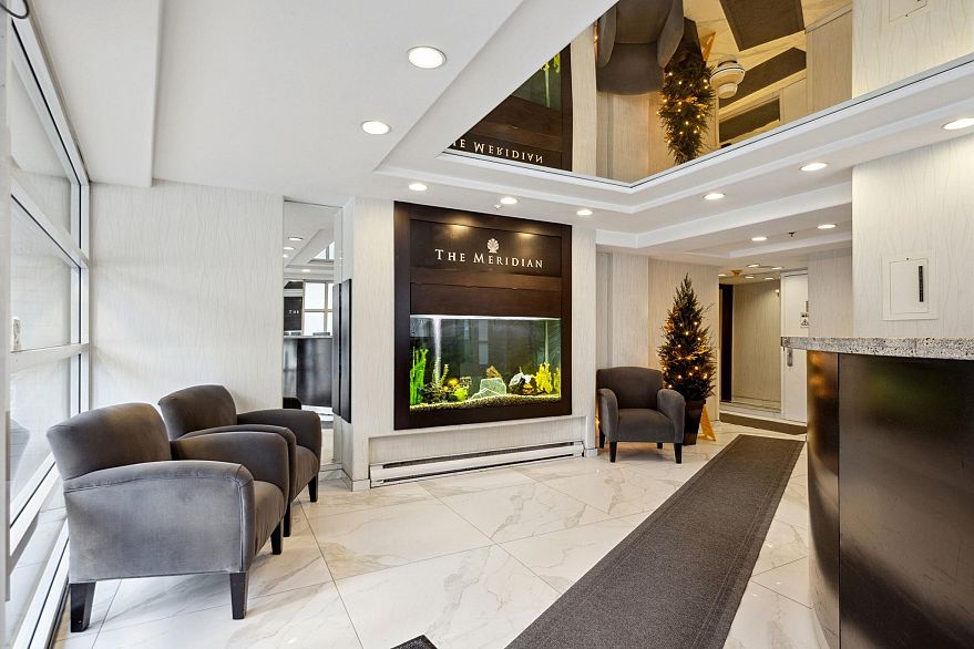 703 910 Beach Avenue