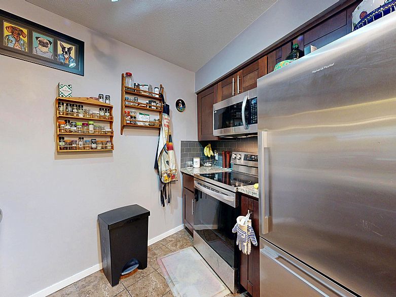 201 2222 Prince Edward Street