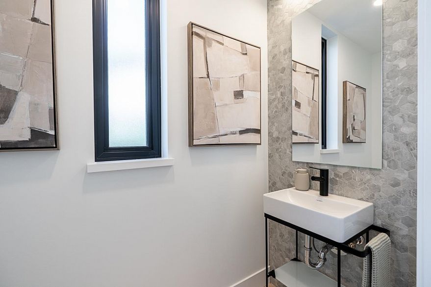 202 539 W 28th Avenue