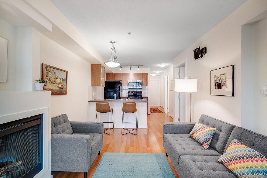 201 736 W 14th Avenue