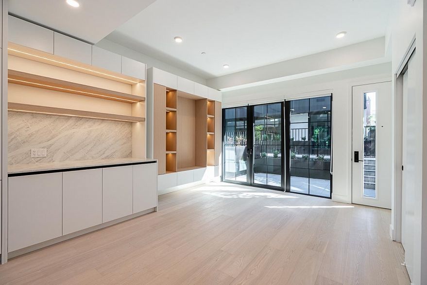 107 551 W 28th Avenue