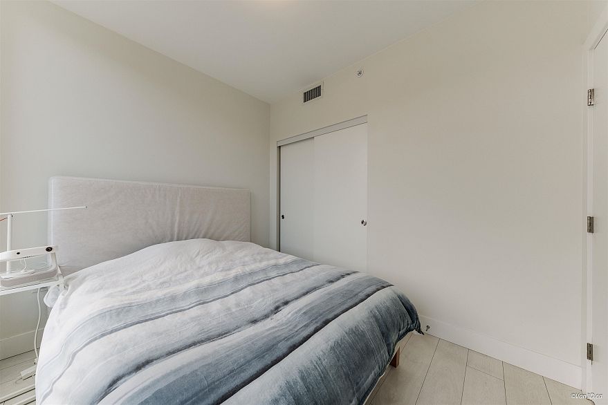 906 3438 Sawmill Crescent