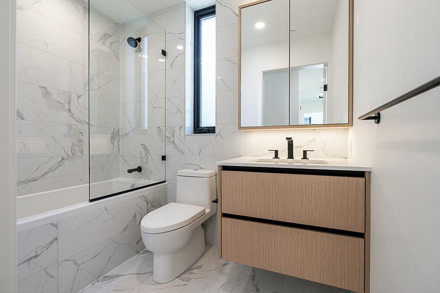 107 551 W 28th Avenue